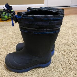 Kamik snow boots size 8